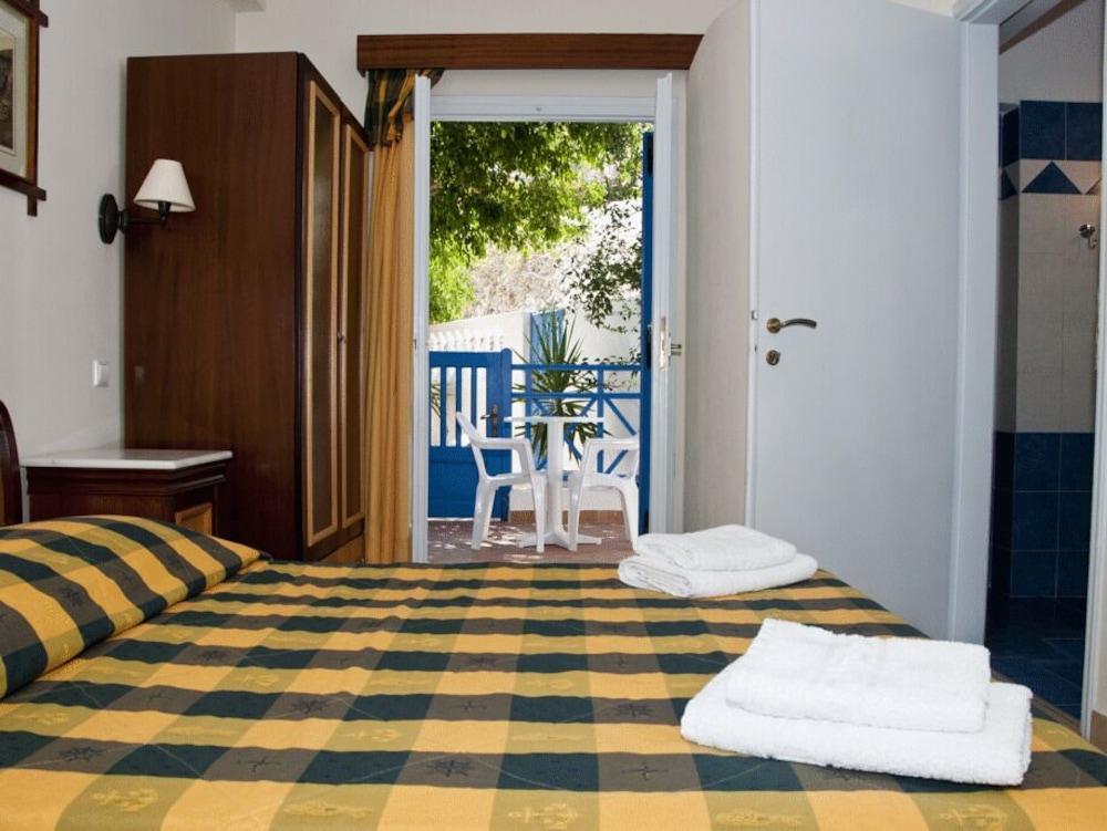 Karidis Hotel Kamari  Exterior photo